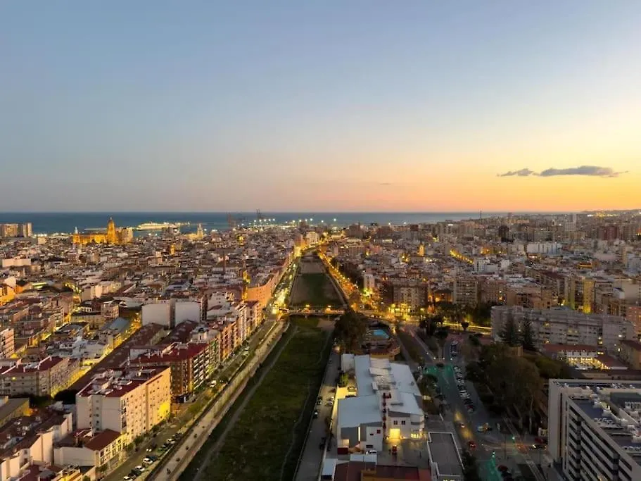 Malaga Skyline Suite With Pool - Floor 26 - Free Parking Spanien