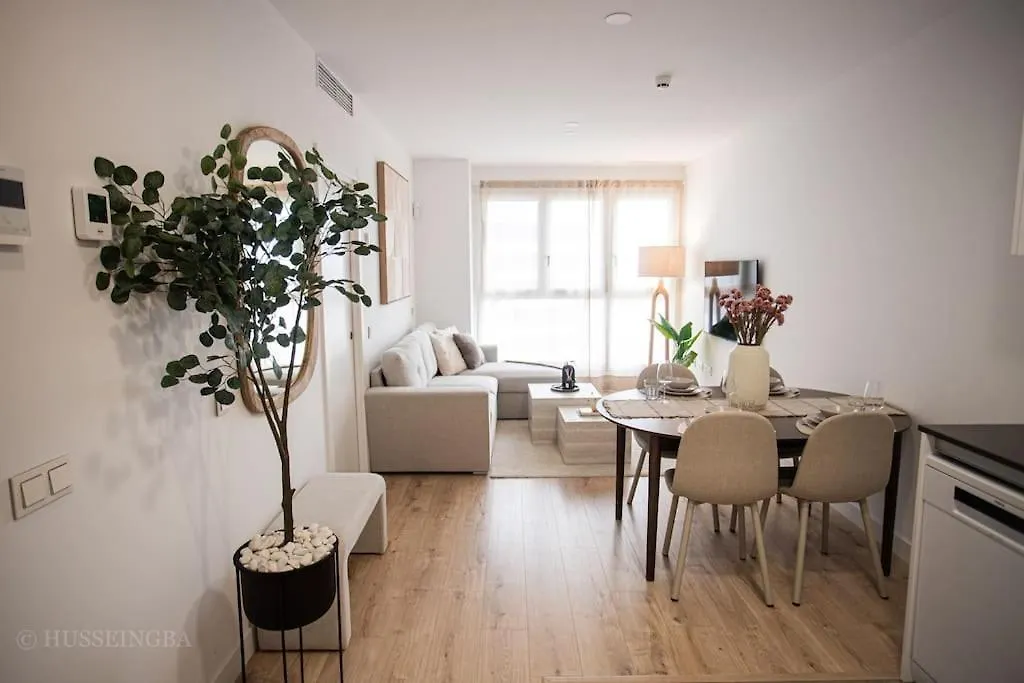 Malaga Skyline Suite With Pool - Floor 26 - Free Parking スペイン